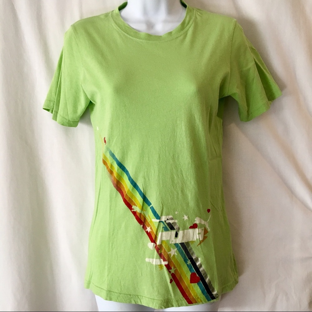 💚SOLD💚
Puma Women’s lime green T-shirt SZ MED